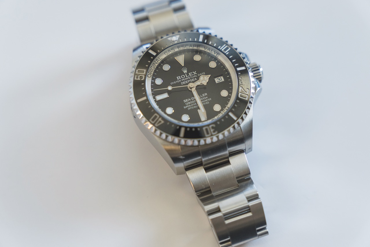 1 no filter Large A silver watch on a table