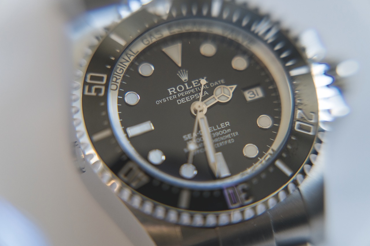 4 filter 8 Large Closest image of a silver watch on a table