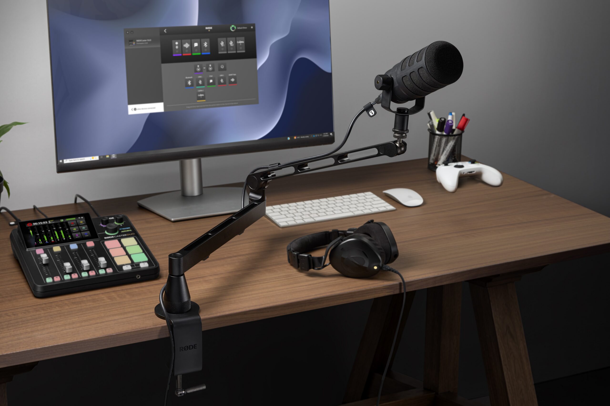 rode lpa1 on table for solo podcast