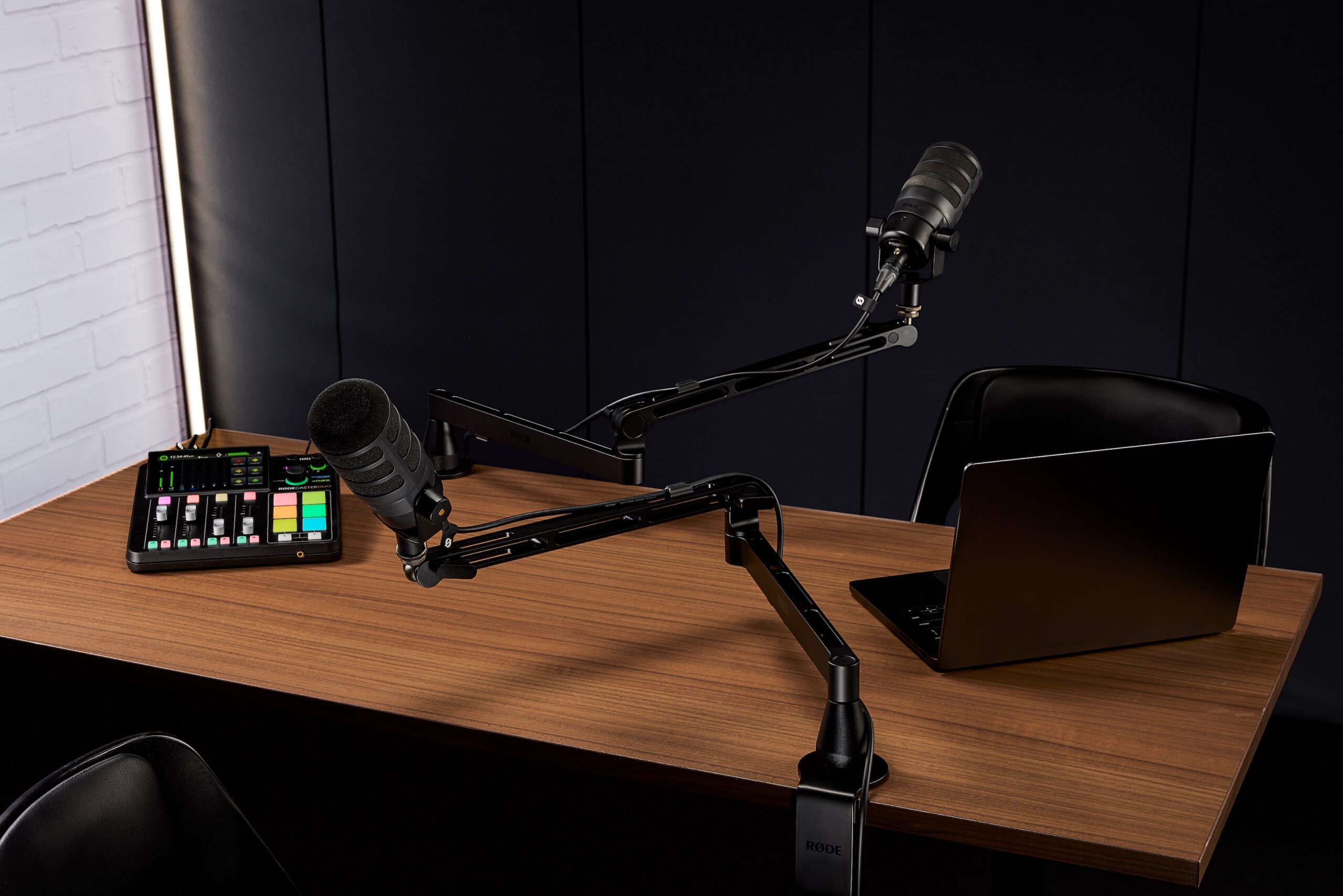rode lpa1 on podcast desk